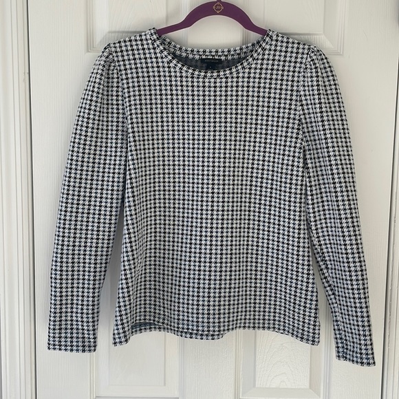 Ann Taylor gingham houndstooth, puff sleeve Top - Picture 4 of 7